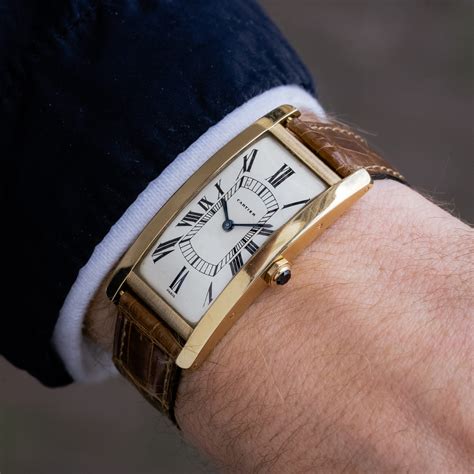 cartier tank cintrée dunkelgrün